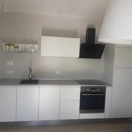 New Apartman Kozala Near City Centar Appartement